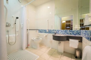 Hair dryer, towels - Aberdeen Bridge of Don Sea View | Family of 3 (Aberdeen)