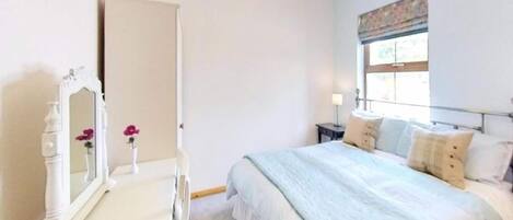 1 bedroom, desk, iron/ironing board, free WiFi