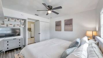 3 bedrooms, iron/ironing board, free WiFi, bed sheets