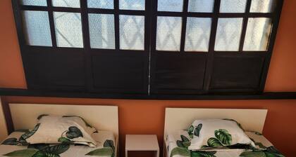 Cozy place away from home, walking distance from SM clark,near clark airport