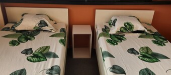 Cozy place away from home, walking distance from SM  clark,near clark airport