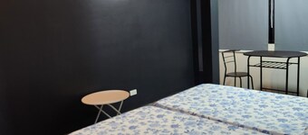 Cozy place away from home, walking distance from SM  clark,near clark airport