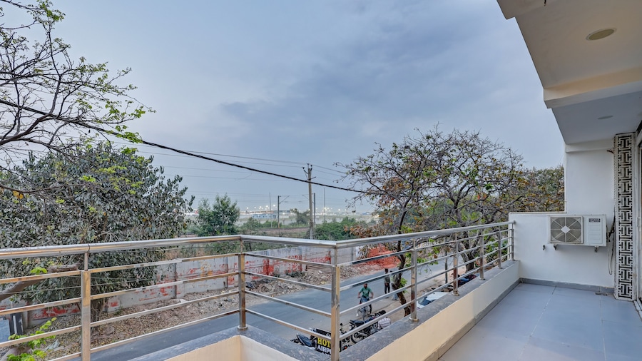 Hotel Airport Near Yashobhumi