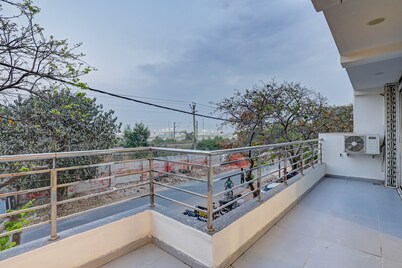 Hotel Airport Near Yashobhumi