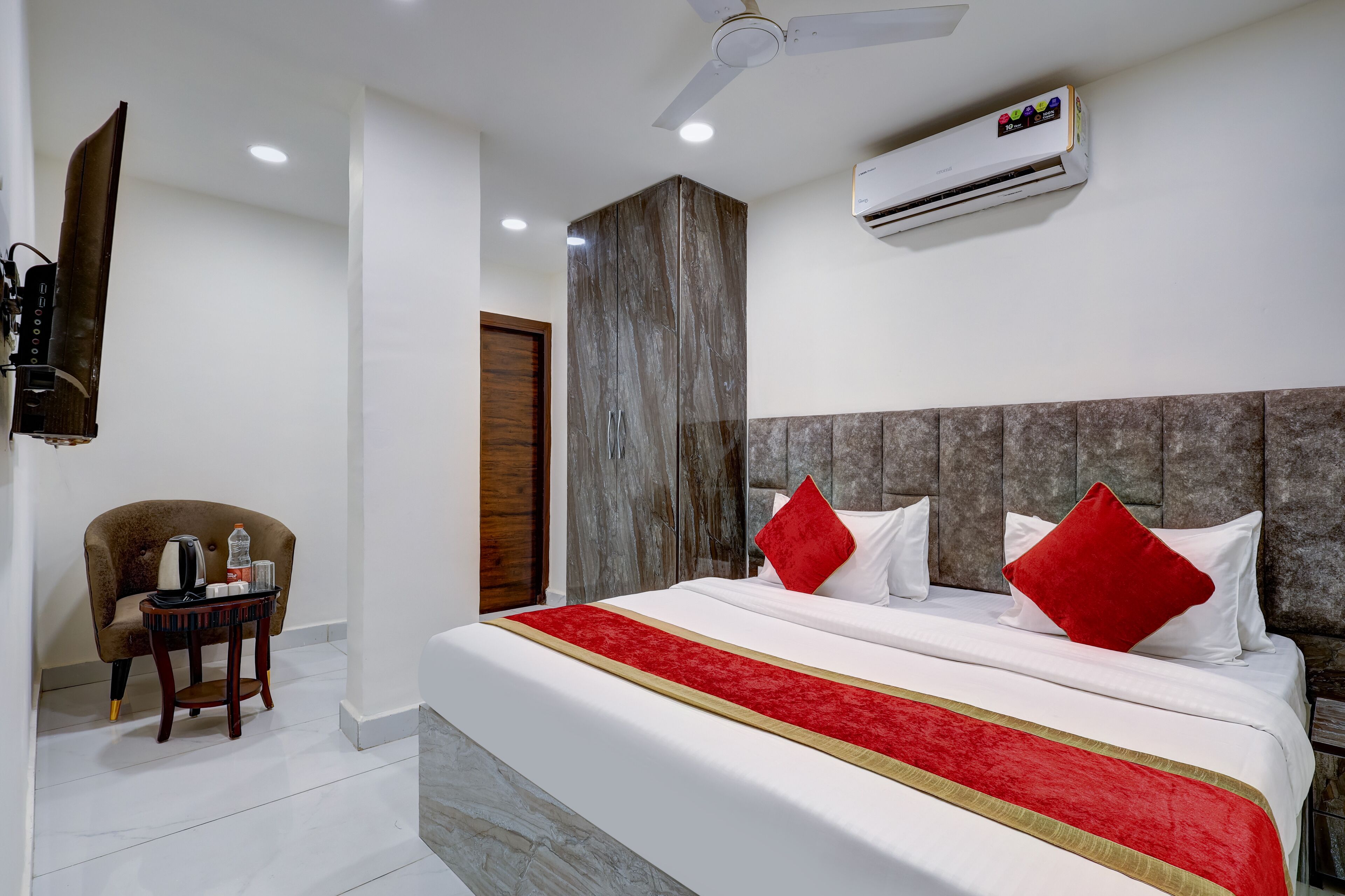 Photo - Mauryan Signature hotel with Airport View