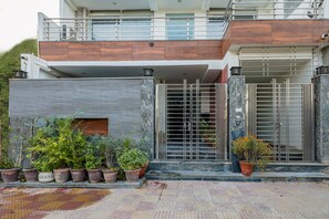 Entrada de la propiedad