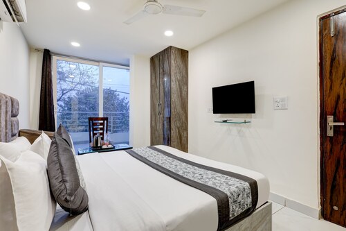 Mauryan Signature hotel with Airport View