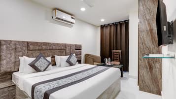 1 bedroom, desk, free WiFi, bed sheets