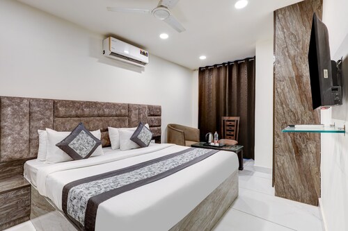 Mauryan Signature hotel with Airport View