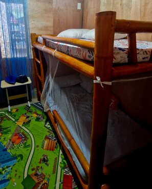 1 bedroom, bed sheets