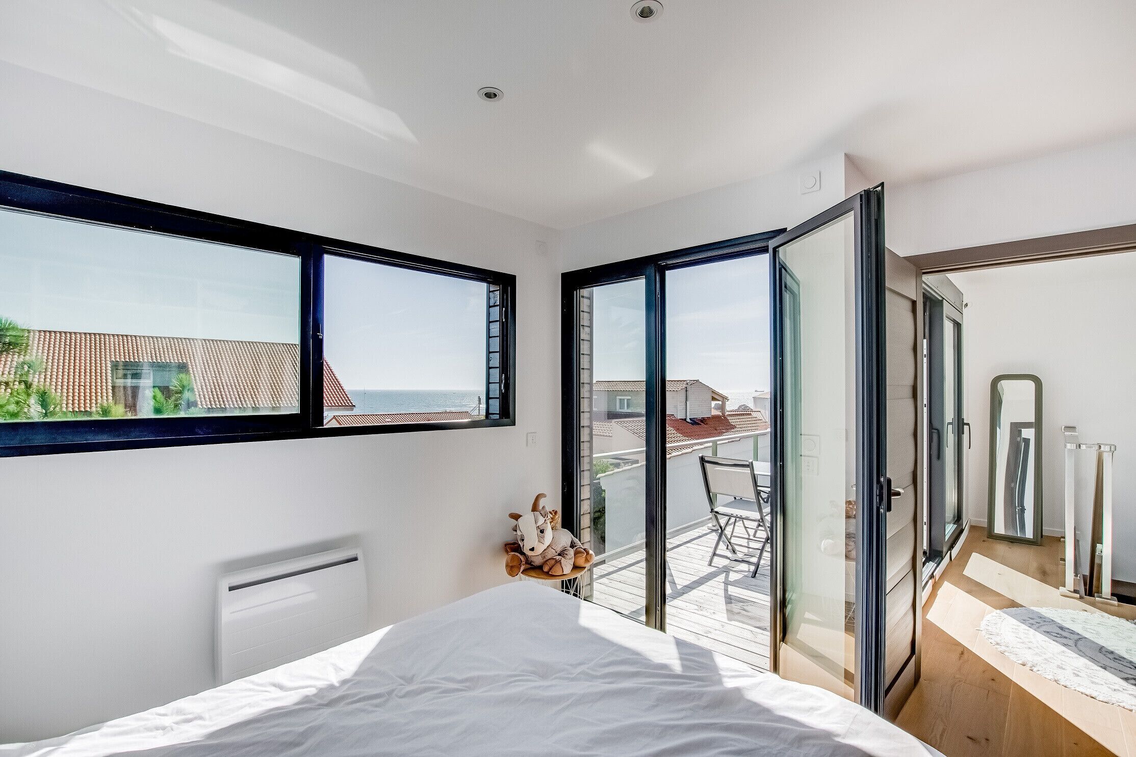 4 habitaciones, tabla de planchar con plancha y wifi gratis 