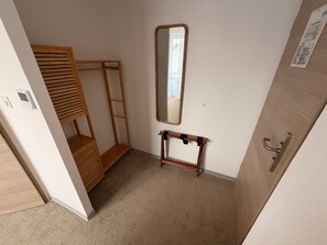 Single Room | Desk, laptop workspace, free WiFi