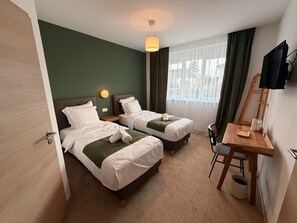 Double or Twin Room | Desk, laptop workspace, free WiFi