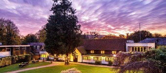 Sunday BoxHill Burford Bridge Hotel Standrd Double