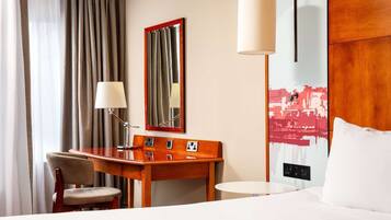 1 bedroom, iron/ironing board, internet