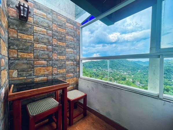 Habitación doble superior, vista a la montaña | Terraza o patio