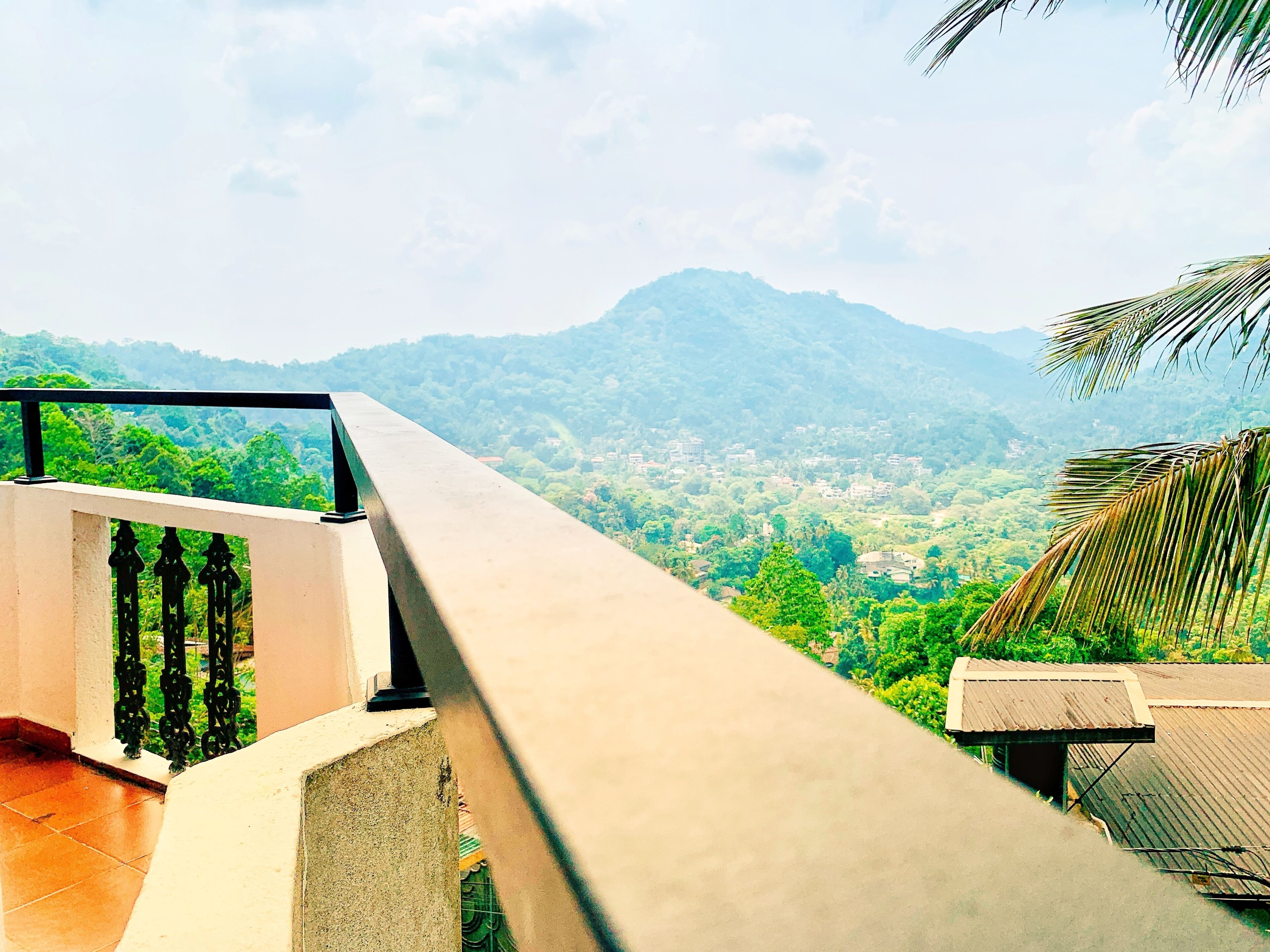 Habitación triple Confort, balcón, vistas a la montaña | Terraza o patio
