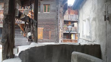 Appartement, 3 chambres, fumeur, balcon | Enceinte de lâhĂ©bergement