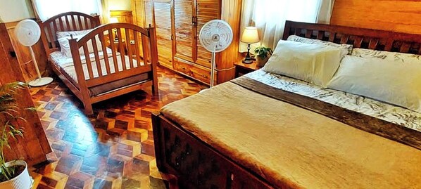 1 bedroom - Room-attic Room 3B Transient Baguio Wifi (Baguio)