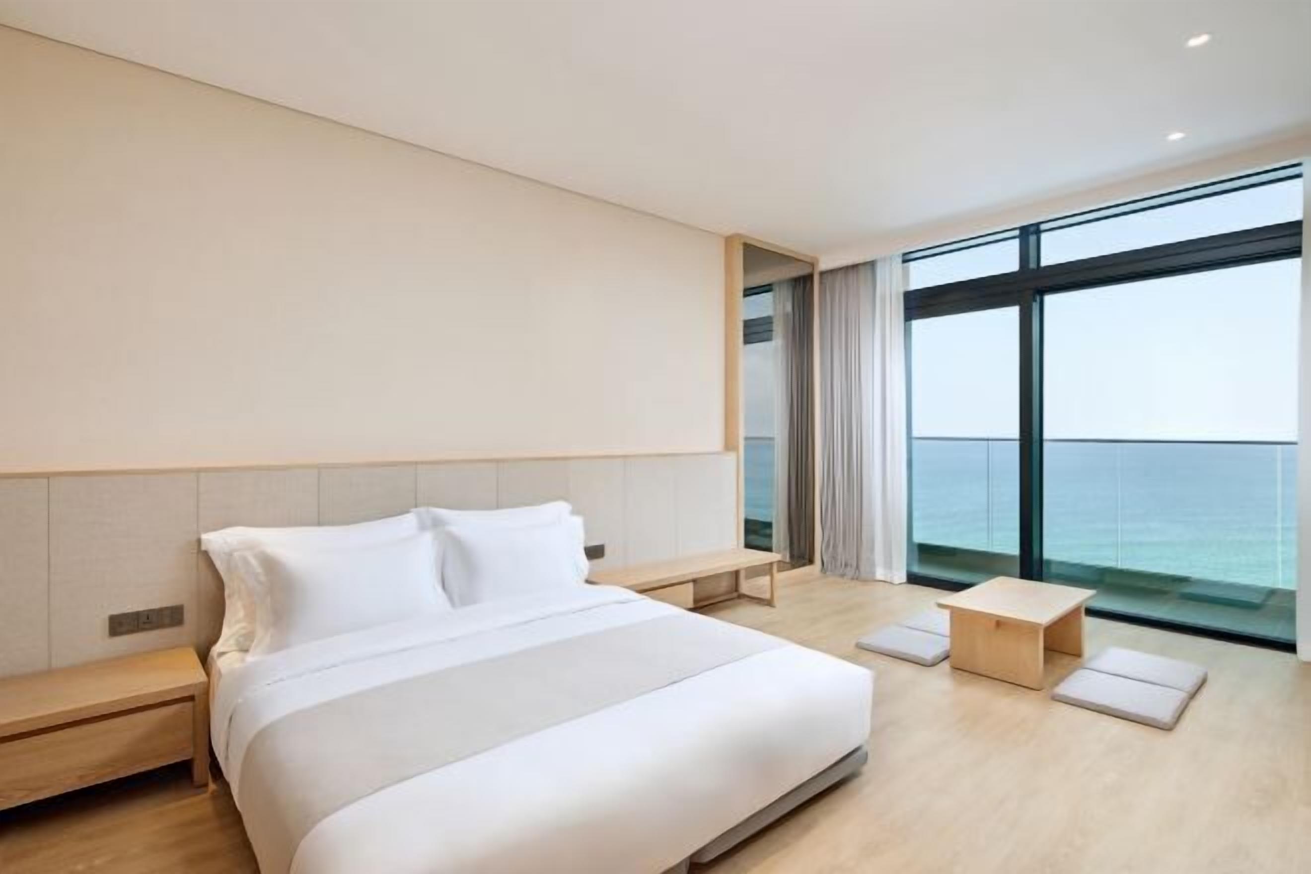 Blackout curtains, free WiFi, bed sheets