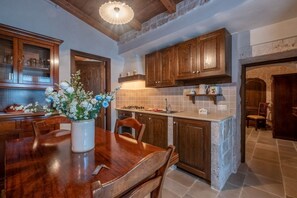 Private kitchen - Authentic Apulian Reatreat inside Trulli with private pool (Castellana Grotte)