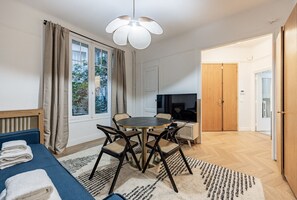 Dining - Elegant 1BR - Auteuil (Paris)