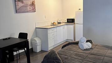Comfort Cabin, Patio | 1 bedroom, free WiFi