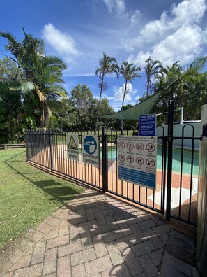 Outdoor pool - Agnes palms motel (Agnes Water)