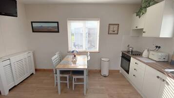 Studio, 1 Bedroom, Mountain View | Interior