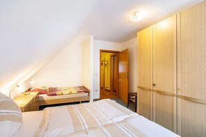 1 室のベッドルーム、WiFi (無料)、ベッドシーツ