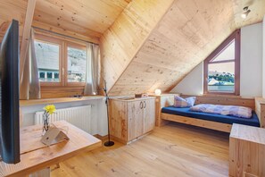 1 quarto, Wi-Fi de cortesia, roupa de cama
