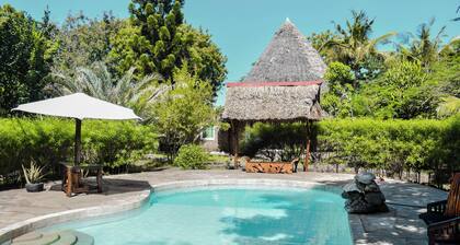 Charming bed & breakfast in sunny Diani Beach with WiFi close to beach 10minwalk
