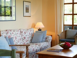 TV, DVD-spiller og stereoanlegg