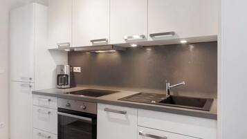 Refrigerador, horno, parrilla de estufa y lavavajillas