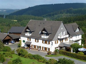 Exterior - Apartment '1, Größe 90qm' with Balcony and Wi-Fi (Herscheid)