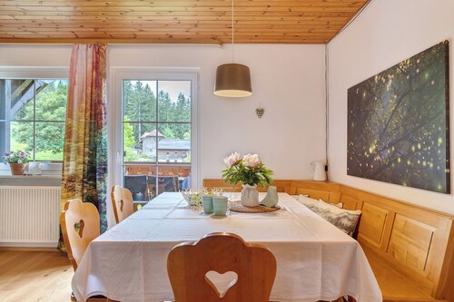 Appartement 'Schwarzwaldmädle' avec piscine, jardin et Wi-Fi