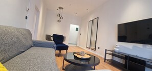 Smart TV, computer monitors