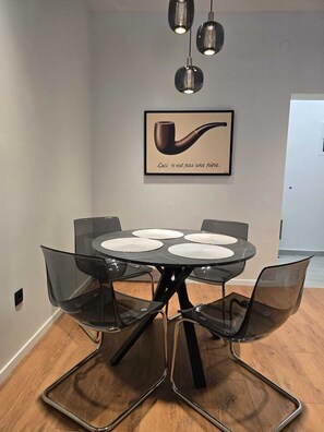 Dining - Flat99: Styling Comfort in the Heart of Thessaloniki (Thessaloniki)