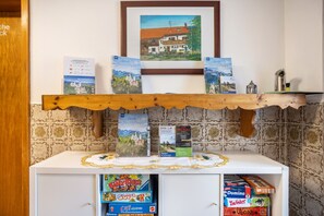 Interior - Apartment 'Michl' with Shared Terrace, Shared Garden and Wi-Fi (Schwangau)