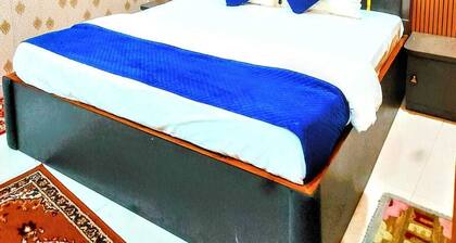 Hotel R K Villa 700 mtr Vishwanth Temple