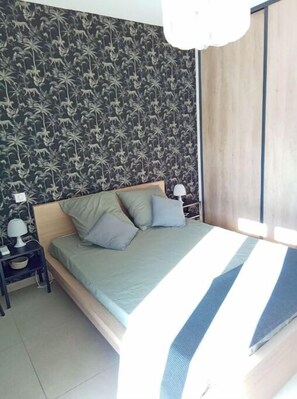 1 bedroom, iron/ironing board, bed sheets