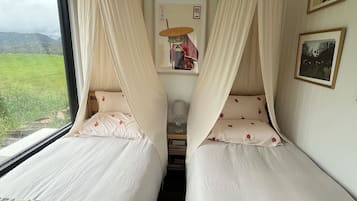 2 bedrooms, WiFi, bed sheets