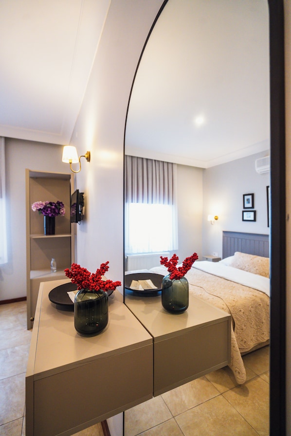 Classic Double Room | Free WiFi - Leila Cunda Hotel & Coffee (Ayvalik)