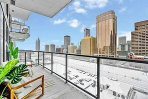 Property grounds - Calgary Tower View | King Bed | Mins to Saddledome (Calgary)