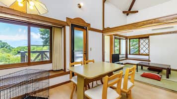 Standard Cottage With Private Dog Park (Smoking) | 1 bedroom, free WiFi, bed sheets