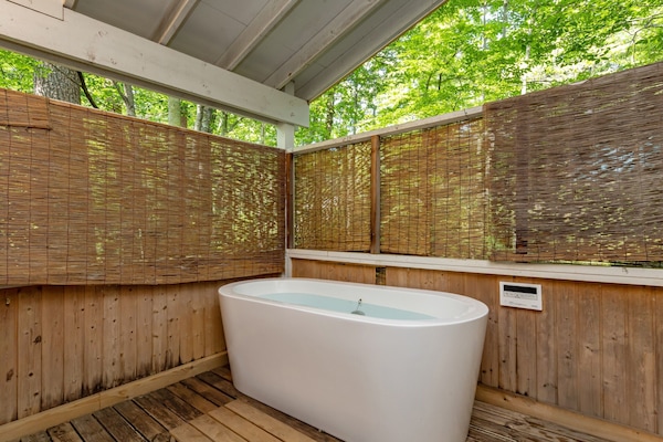 Standard Cottage With Open-Air Bath (Smoking) | 1 bedroom, free WiFi, bed sheets