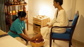 Couples treatment room(s), body treatments, aromatherapy