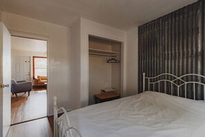 2 bedrooms - Secluded rustic 2-bedroom cabin on nature retreat (Dunlap)