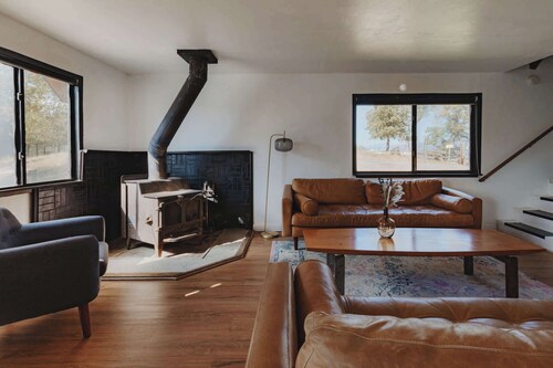 Spacious 4-bedroom cabin on secluded private land