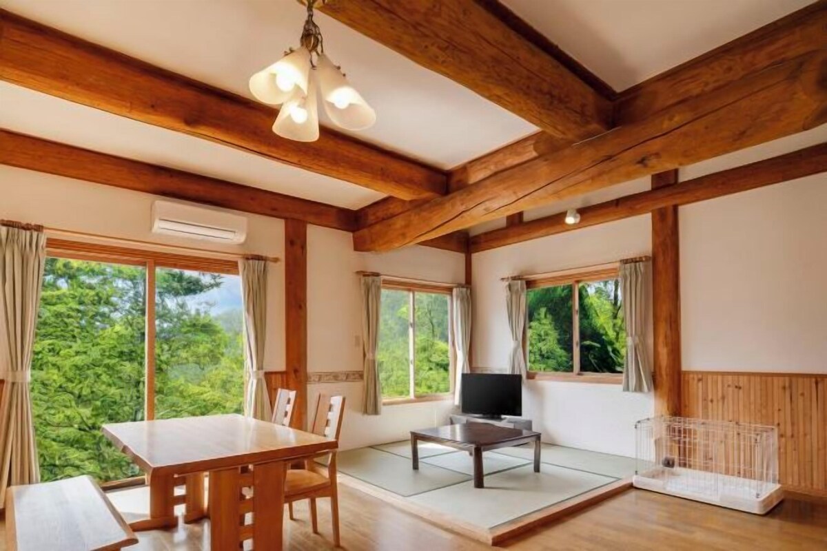 Pet Room Row-type Log-style Cottage With Hot Spring